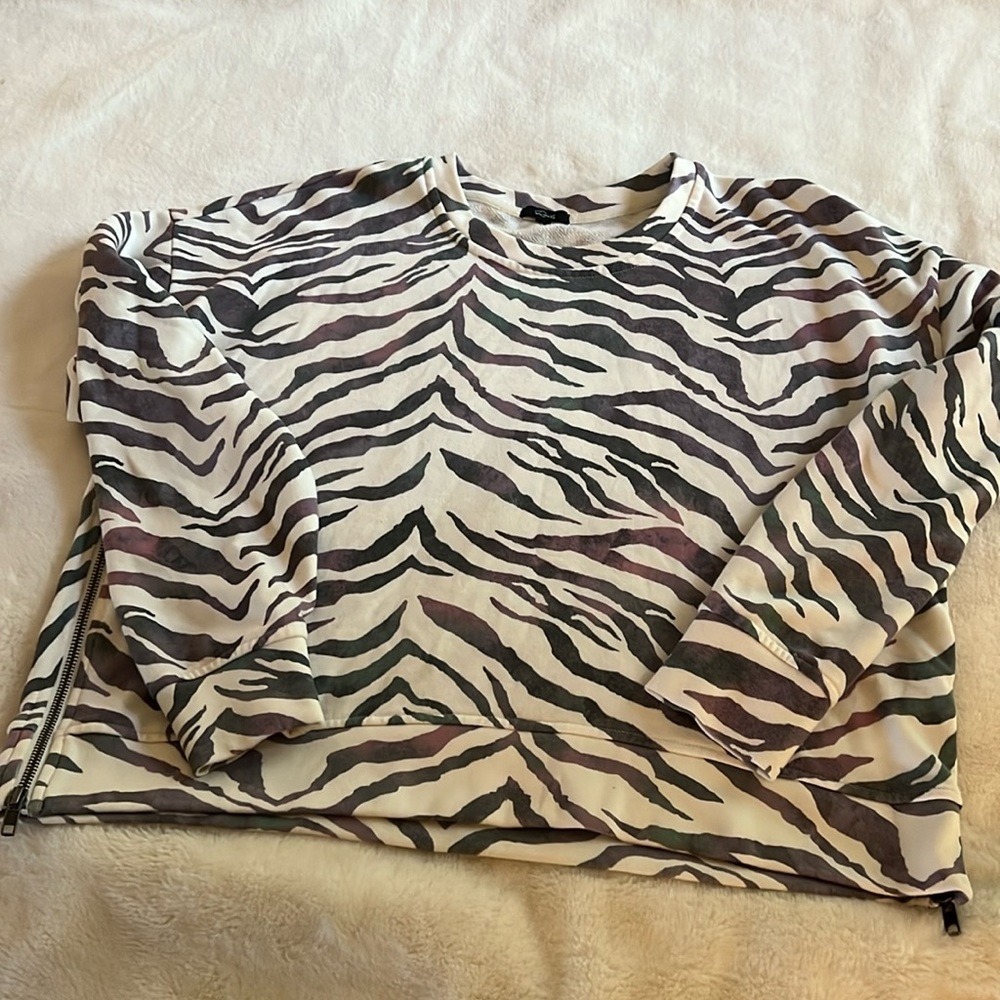 Guc Rails Sweatshirt Size Large - image 1